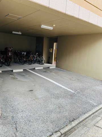 仲介手数料0円ファミーユ城西の駐車場
