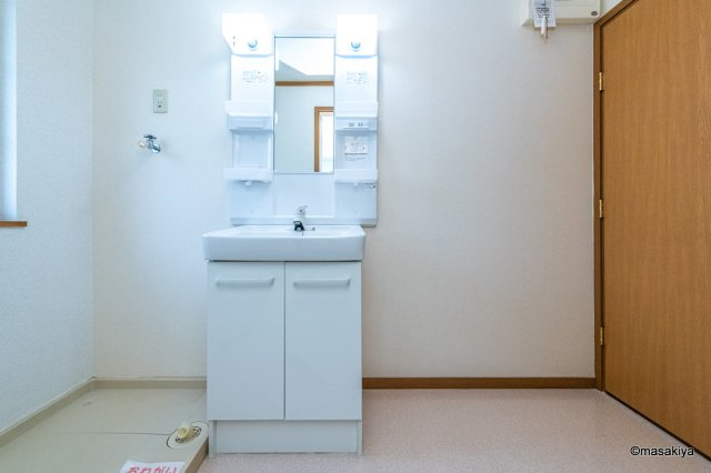 セピアコート若穂の洗面所|洗面・脱衣　シャンプードレッサー付き。