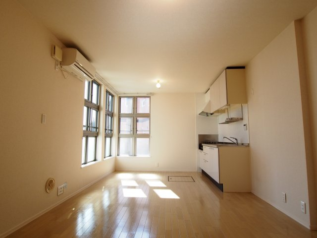 【居間・リビング】 | Grand View 桜丘 | 別部屋参考写真