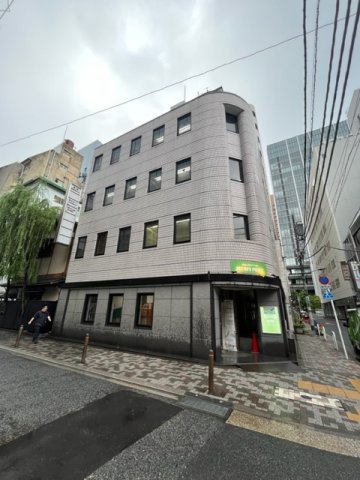 登栄西新橋ビルの外観