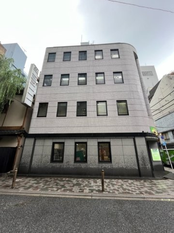 登栄西新橋ビルの外観