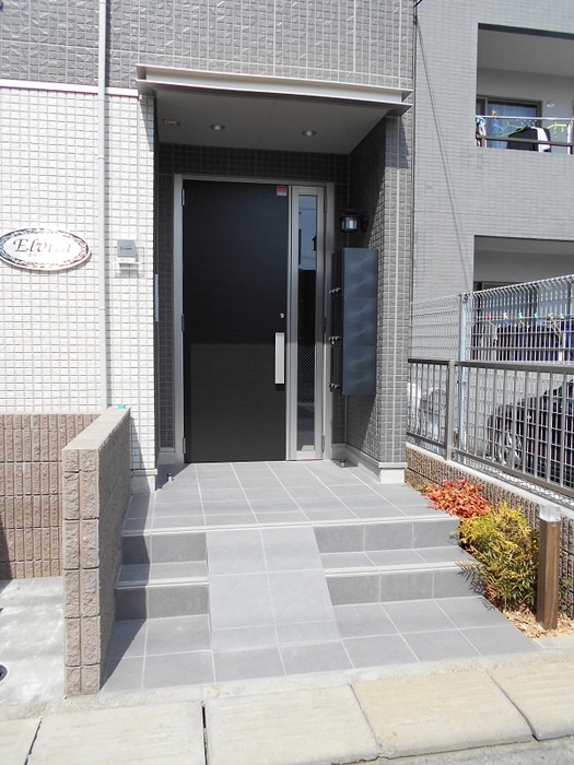 Elvita(エルヴィータ)のエントランス