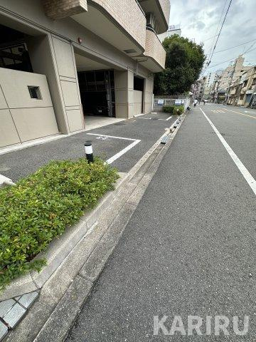 クロスロードの駐車場