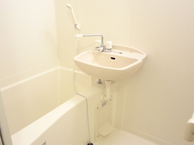 レオパレスメゾン森上の洗面所