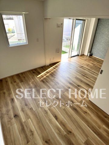  | エスリーアアオ