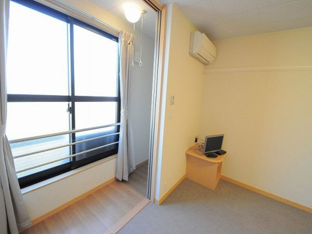 レオパレス小渕の設備|室内で洗濯を干せます