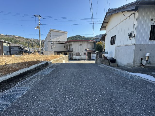 高知市神田の前面道路含む現地写真|西側の前面道路（北側から撮影）