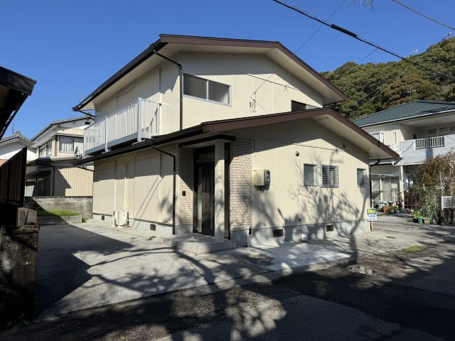 高知市長浜の外観|ベランダを新設しています。