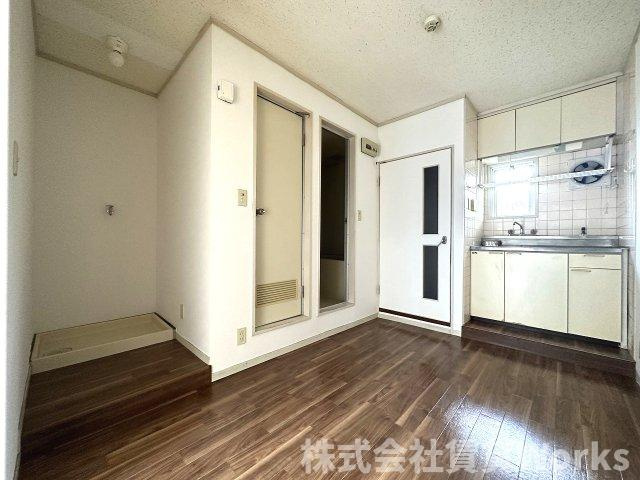エグゼ川内の居間・リビング|こちらの居間で趣味の時間をお楽しみください