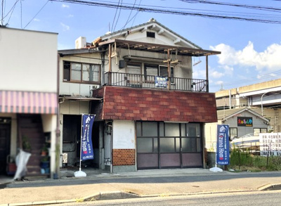 【外観】 | 伏見区横大路下三栖里ノ内　注文住宅　建築条件なしの土地 | こちらの土地（上物あり）は建築条件なしの土地です。お好きなハウスメーカーや工務店で注文建築が可能です。