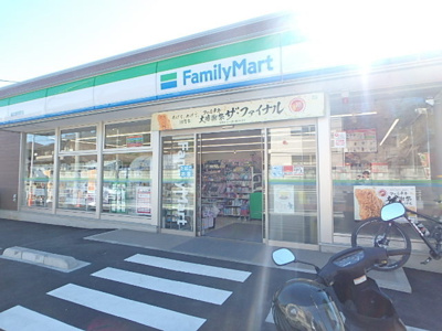 ファミリーマート横浜舞岡町店まで300ｍ