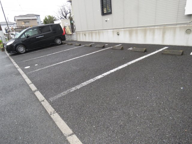 パルティールの駐車場