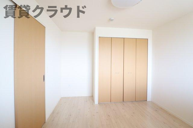 メープル・グローブの洋室|落ち着いた色調の洋室です