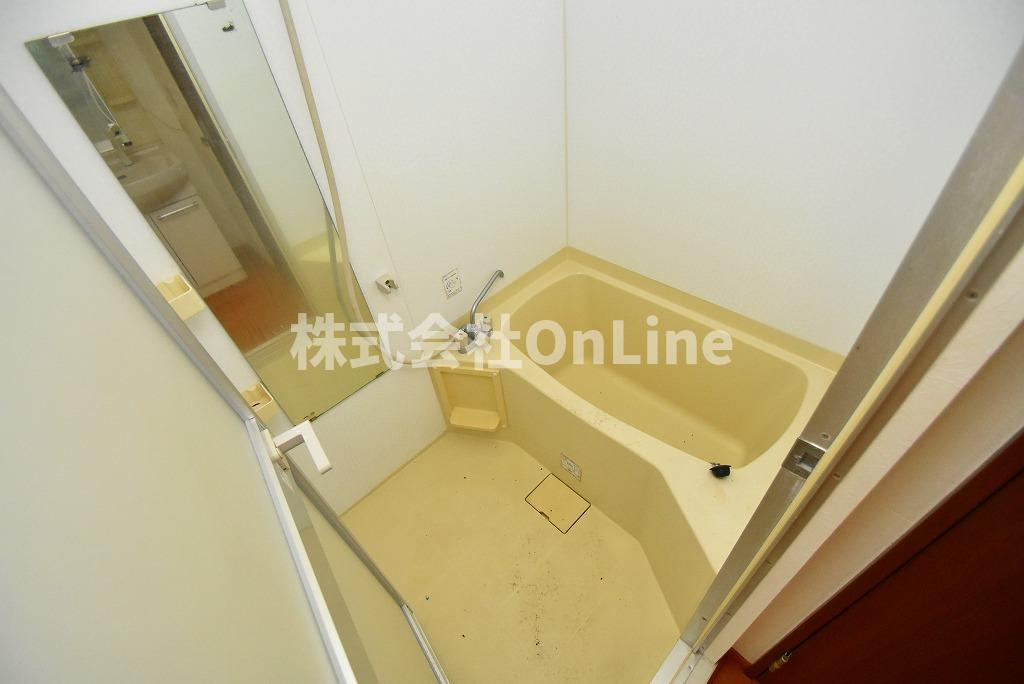 宝持住宅南棟の浴室