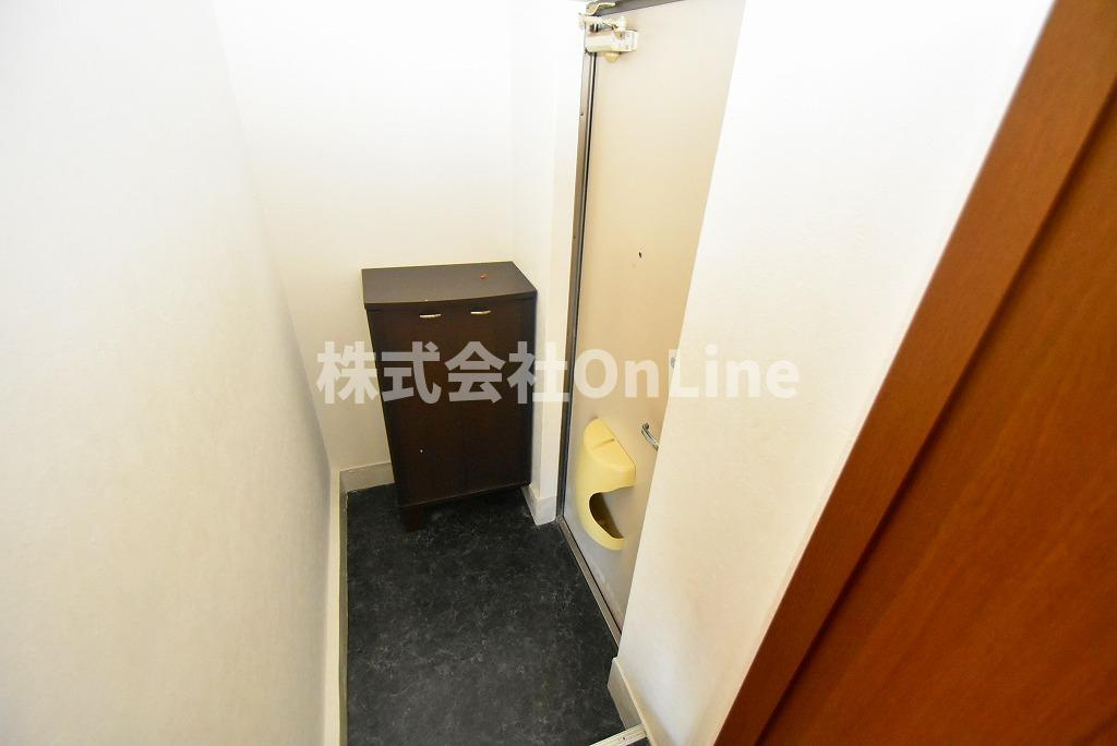 宝持住宅南棟の玄関