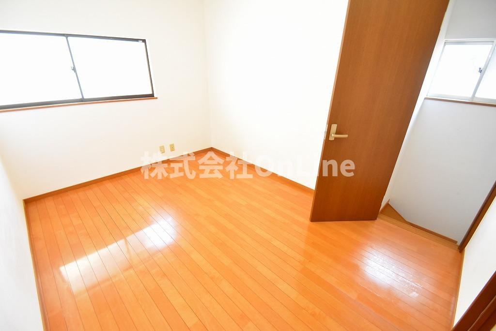 宝持住宅南棟の洋室