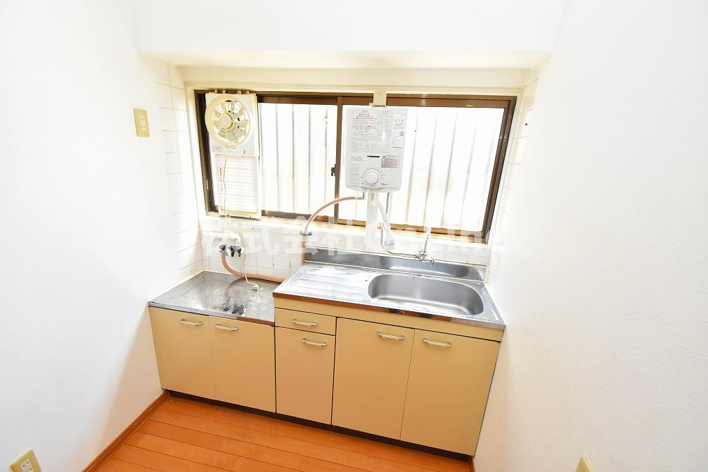 宝持住宅南棟のキッチン