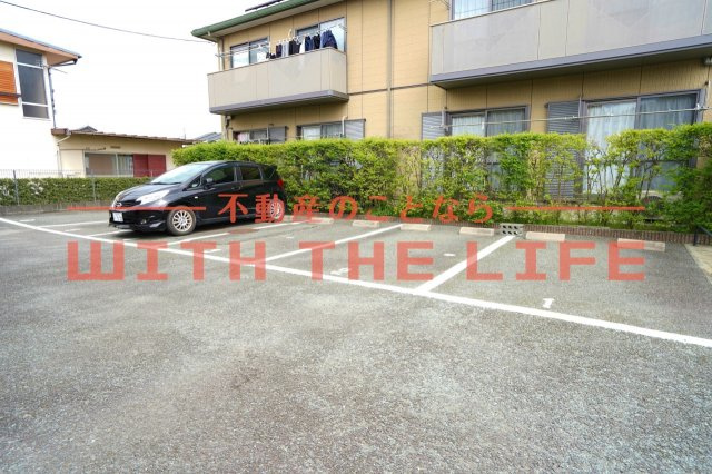 スリーゼの駐車場|駐車場に車を止められます