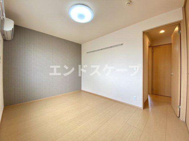 アーバンハイツの居間・リビング|高崎、前橋エリアのお部屋探しはエンドスケープまで！お客様の理想お聞かせ下さい♪