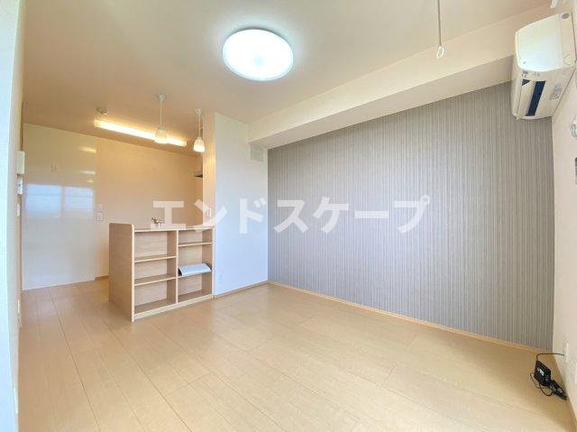 アーバンハイツの居間・リビング|高崎、前橋エリアのお部屋探しはエンドスケープまで！お客様の理想お聞かせ下さい♪