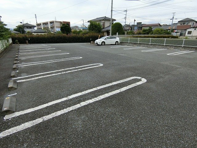 プリムヴェールの駐車場