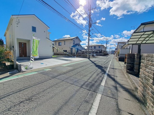 新築　高崎市筑縄町23-1期　LIGNAGE　1号棟の前面道路含む現地写真|現地写真　西側接道幅員約6ｍ