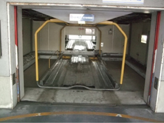 【駐車場】