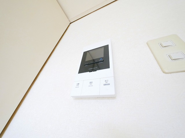 シティパレスやすらぎの道P-2のセキュリティ|モニター付きインターホンです