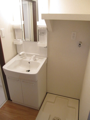 【独立洗面台】 | グレースハイツ博多駅南 | 別号室の写真になります。現況優先。