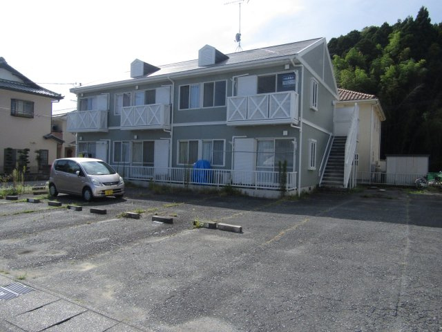 エステ東田の駐車場