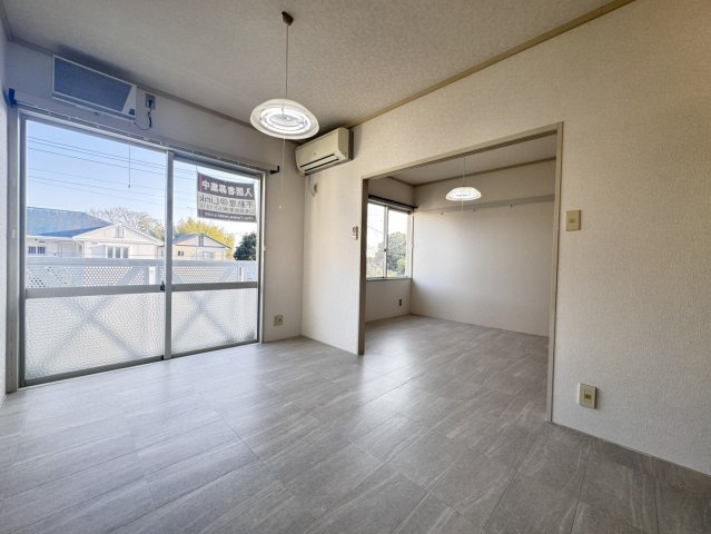 エステ東田の洋室