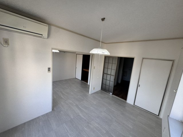 エステ東田の洋室