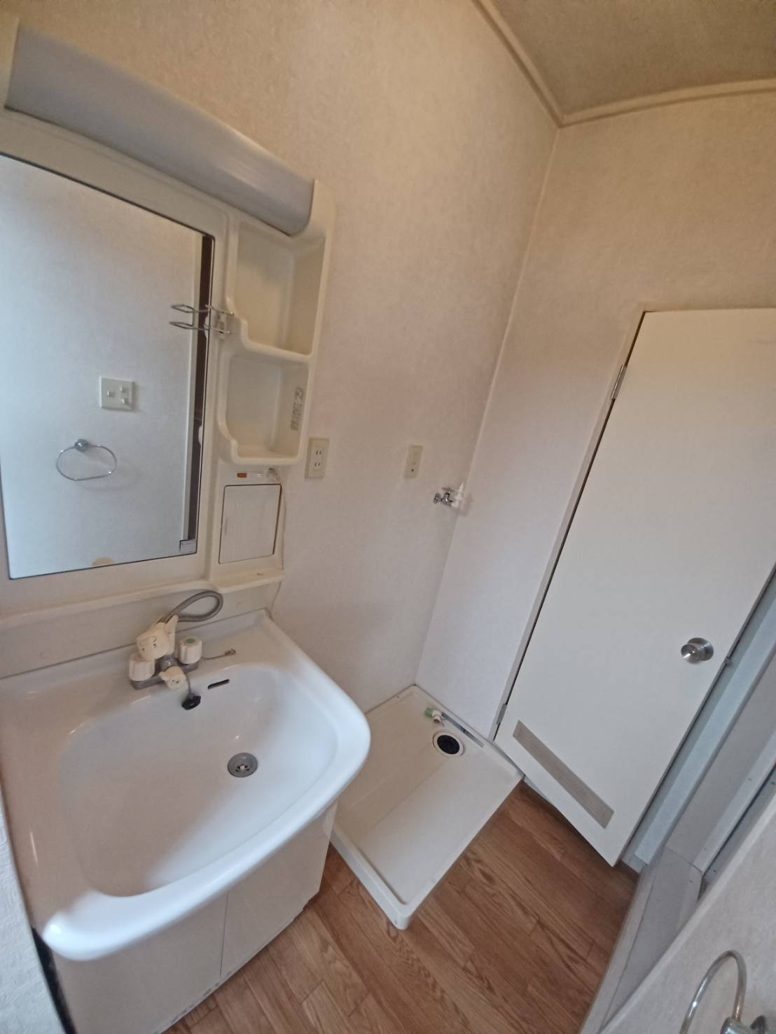 エステ東田の洗面所