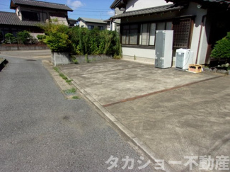 【駐車場】