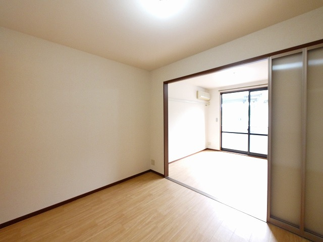 ドミール佐保台の居間・リビング|リビングです