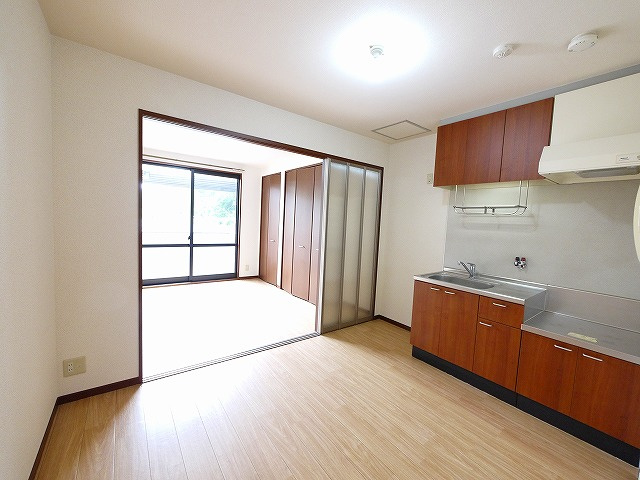 ドミール佐保台の居間・リビング|使いやすいリビングです