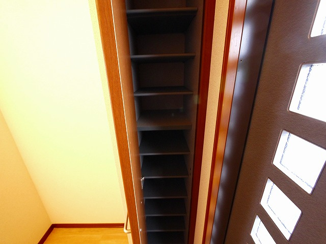 ドミール佐保台の収納|ちょっとした収納スペースも充実しています