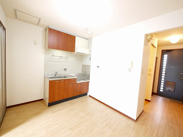 ドミール佐保台の居間・リビング|ゆったり過ごせる居間です