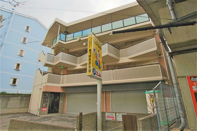 ジュネス高井田の外観