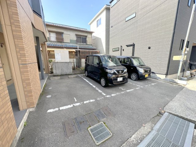 【駐車場】 | メゾン　ラ・フィーネ
