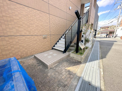 【エントランス】 | メゾン　ラ・フィーネ
