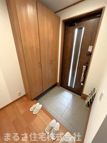 大字恒久　B号棟　未入居戸建ての玄関