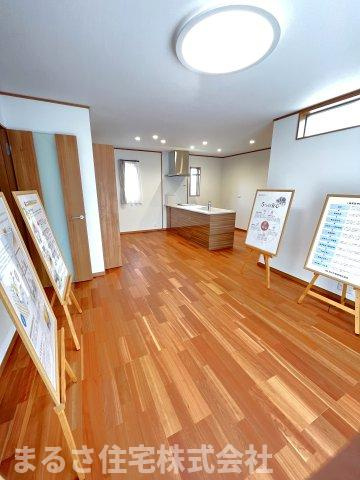 大字恒久　B号棟　未入居戸建ての居間・リビング