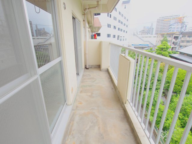 第2中筋マンションのバルコニー