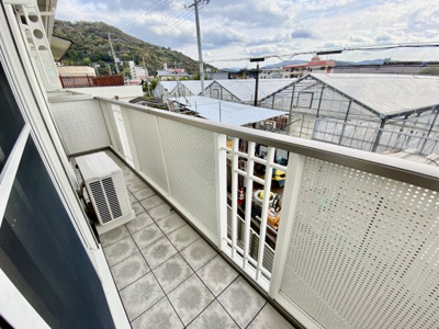 【バルコニー】 | シャーメゾンラシュレ