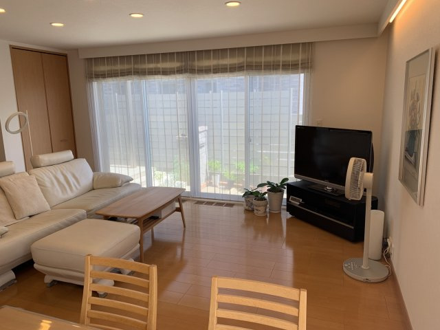 【居間・リビング】 | 南区和田2丁目　戸建て