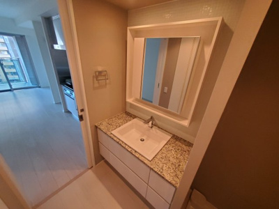 【洗面所】 | ザ・パークハウス神戸トアロード | ゆったりとスペースのある洗面所