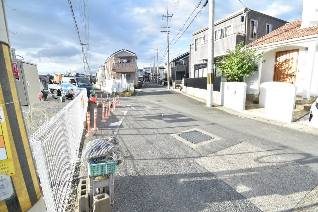 羽束師鴨川町　月極駐車場の周辺