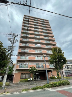 【外観】 | シーアイマンション鶴見緑地公園 | 北・東・南の三方角部屋で陽当たり・通風共に良好！バルコニーは北・南の両面にございます。周辺はお買い物施設が充実しており、学校や公園も近く子育てにぴったりなエリアです♪