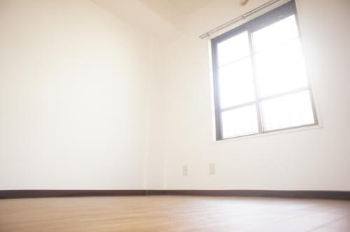 【寝室】 | セイハ二俣 | フローリングの明るいお部屋です。